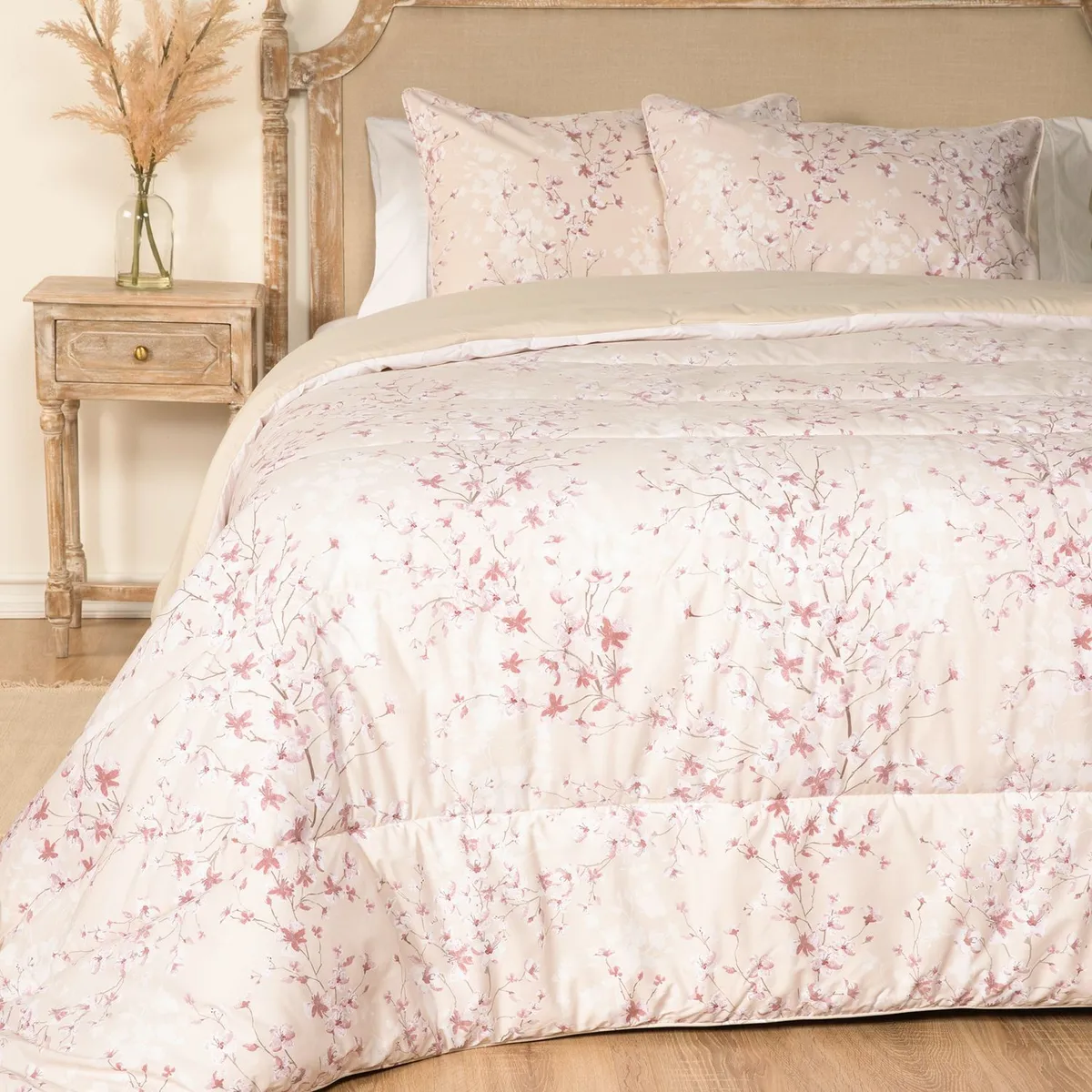 ROBERTA ALLEN - Edredón Roberta Allen con exterior en Polialgodón y relleno de 500 GSM Poliéster muy alcolchado Monica. Edredón Estampado para cama Doble, queen, king.