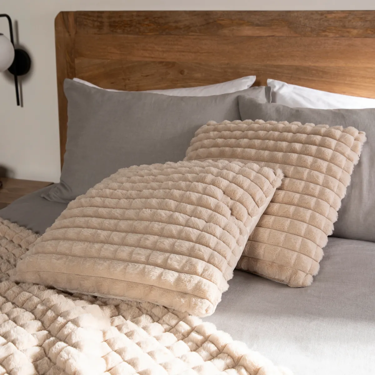 BASEMENT HOME - Cojin Fur Rec 45X45 cm