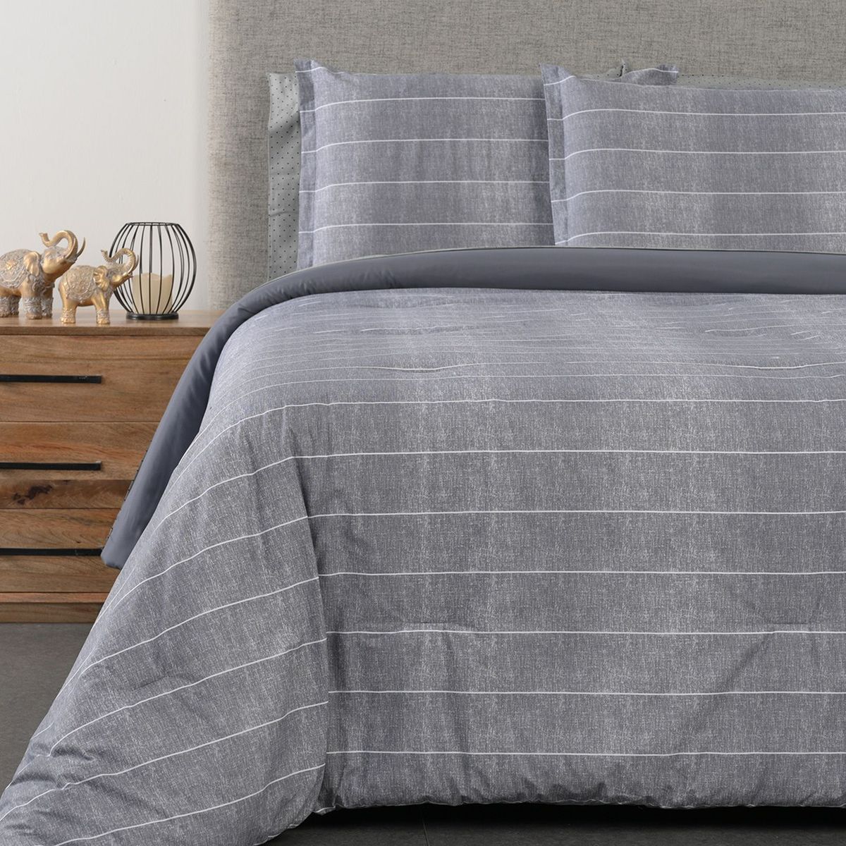 BASEMENT HOME - Edredón Basement Home con exterior de Polialgodón y relleno de 500 GSM de Poliéster alcolchado Nairobi. Edredón Estampado para cama Doble, queen, king.