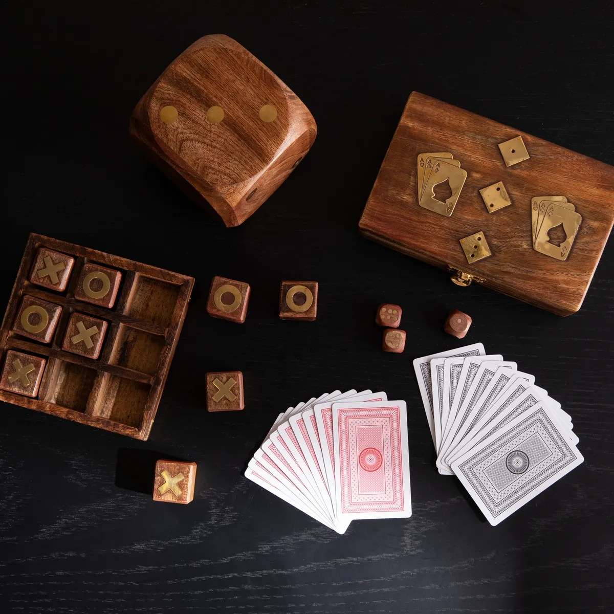 BASEMENT HOME - Juego de Cartas de Madera 11,5 X 18 X 4 cm