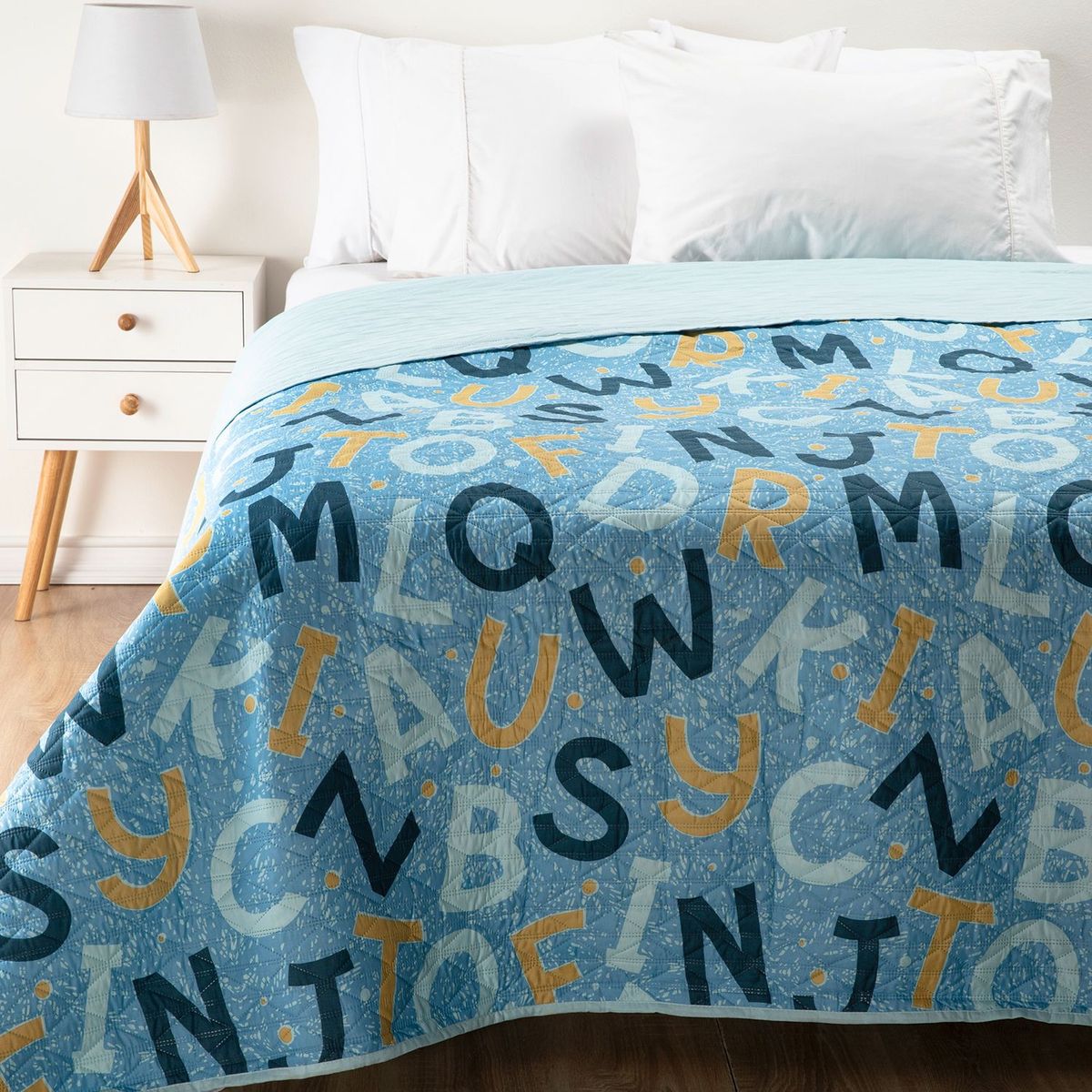 AMBIENTA - Cubrelecho estampado Ambienta con exterior y relleno de Poliéster 100 GSM Pibe para cama Sencilla, doble, queen.