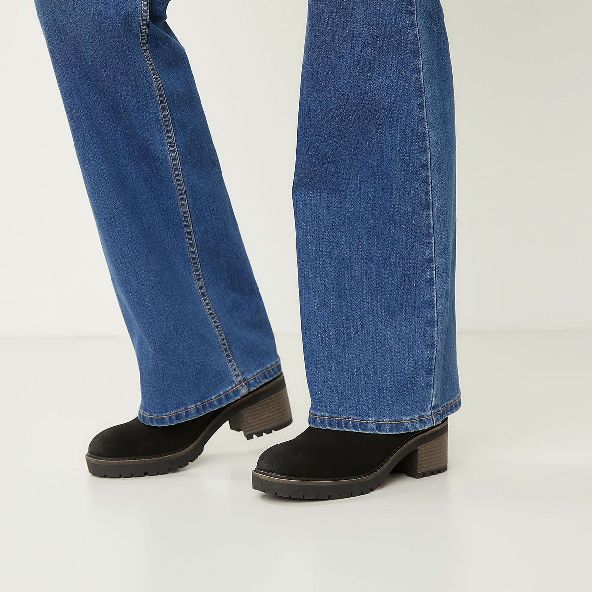 APOLOGY - Botines para Mujer con tacón Cuadrado Cemilia 2 Apology color Negro