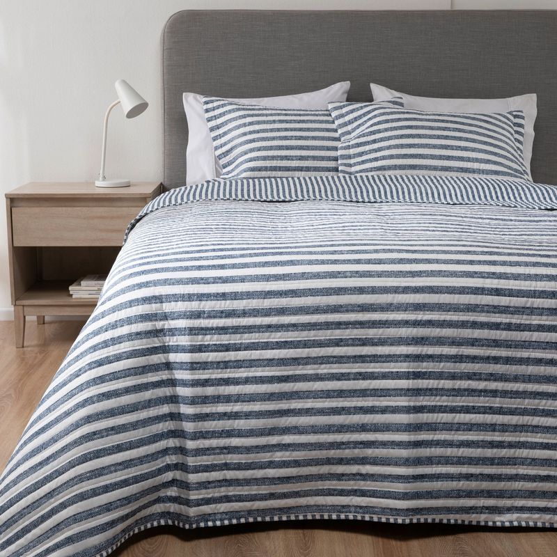 MICA - Cubrelecho Mica con exterior y relleno de 75 GSM Poliéster. Cubrelecho Estampado Costa para Cama Sencillo, doble, queen y King.
