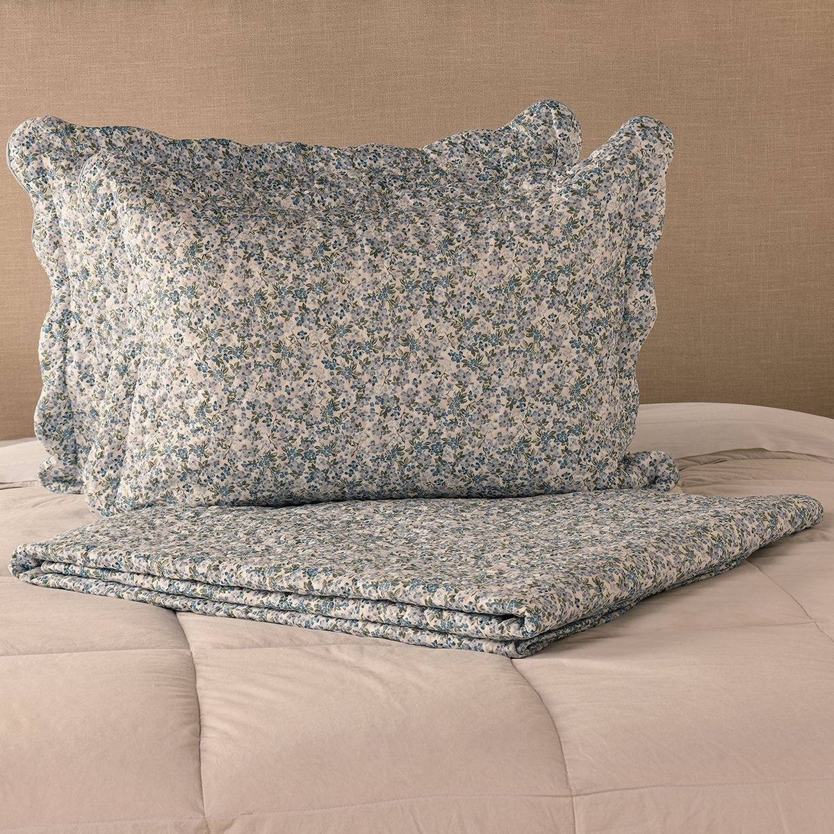 ROBERTA ALLEN - Cubrelecho Roberta Allen con exterior y relleno Poliéster 180 Gsm. Cubrelecho Estampado Liberty para Cama Doble, queen y King.