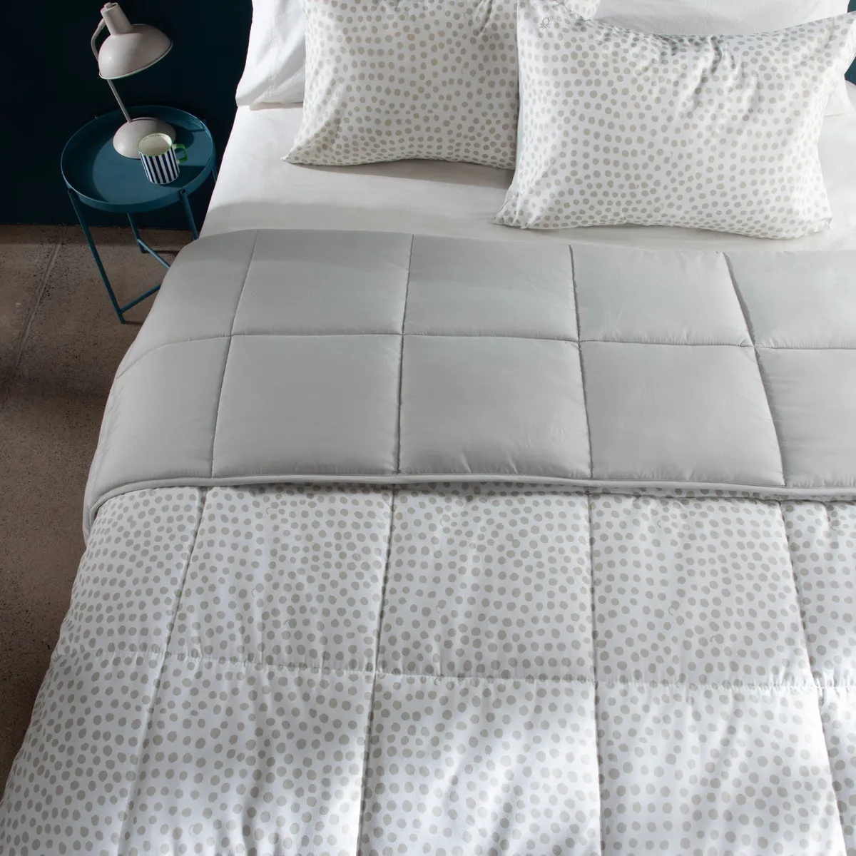 BENETTON - Edredón Benetton con exterior y relleno de 300 GSM de Poliéster Guido. Edredón Estampado para cama doble, queen, king.