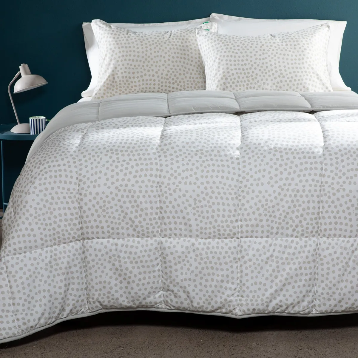 BENETTON - Edredón Benetton con exterior y relleno de 300 GSM de Poliéster Guido. Edredón Estampado para cama doble, queen, king.