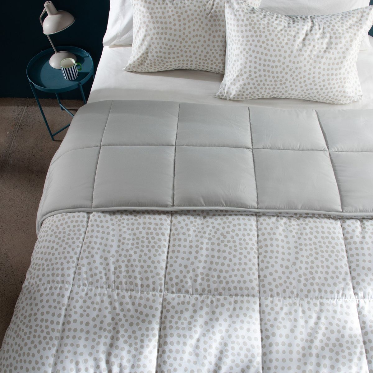 BENETTON - Edredón Benetton con exterior y relleno de 300 GSM de Poliéster Guido. Edredón Estampado para cama doble, queen, king.