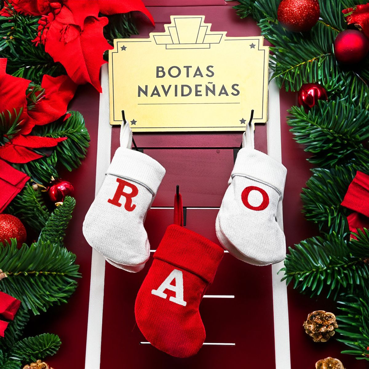 MICA - Adorno Bota Navideña Roja 17 cm