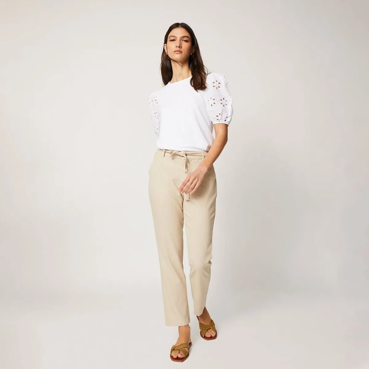 UNIVERSITY CLUB - Camiseta Mujer con Ojalillo Manga corta de Algodón University Club