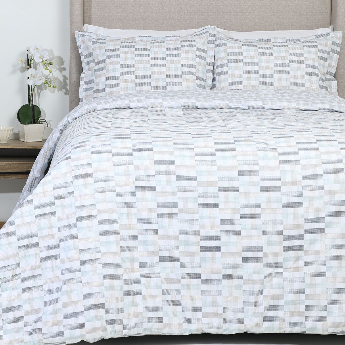 BASEMENT HOME - Edredón Basement Home con exterior de Polialgodón y relleno de 500 GSM de Poliéster alcolchado Born. Edredón Estampado para cama Doble, queen, king.