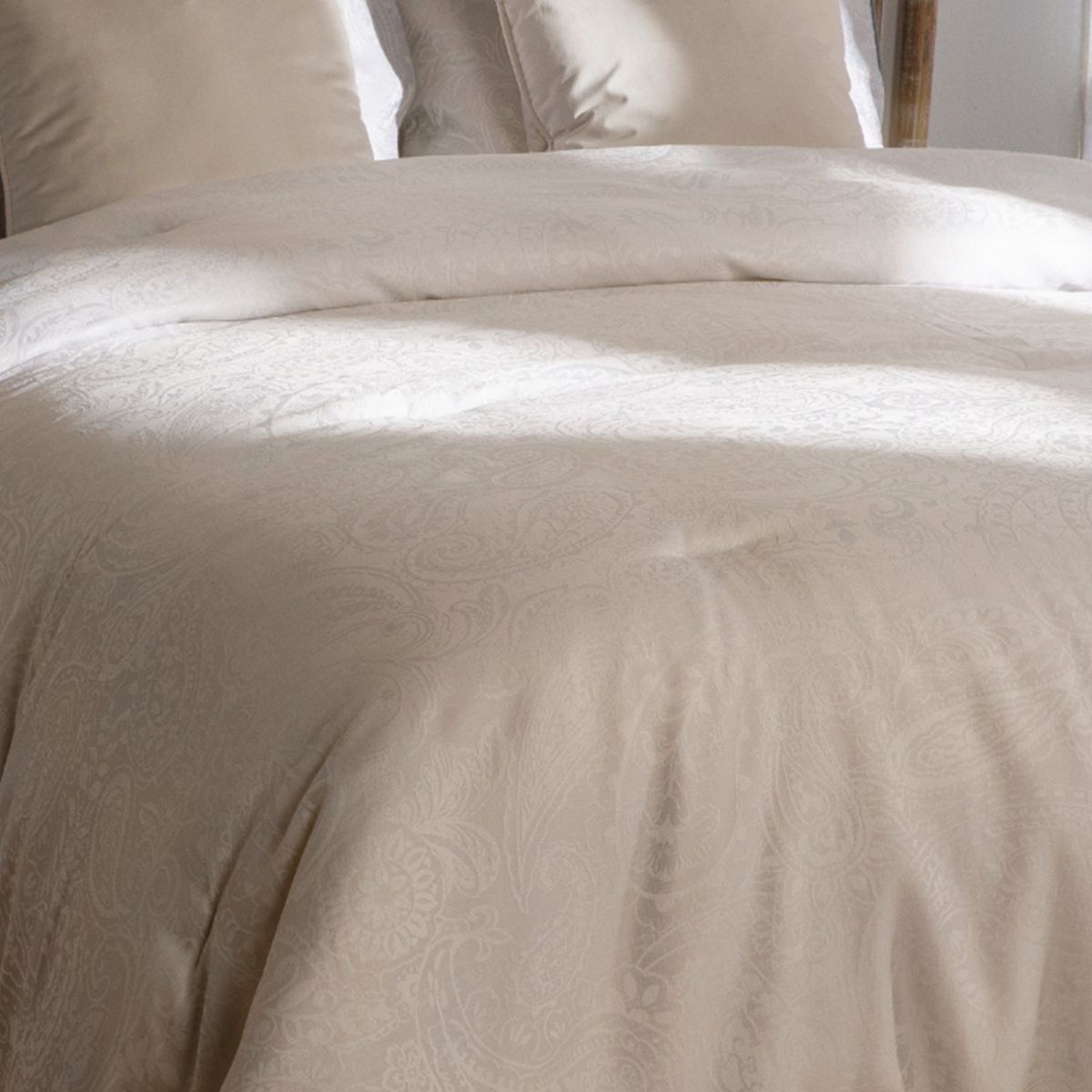 ROBERTA ALLEN - Edredón Roberta Allen con exterior en Polialgodón y relleno de 500 GSM Poliéster muy alcolchado Betsy. Edredón Estampado para cama Doble, queen, king.