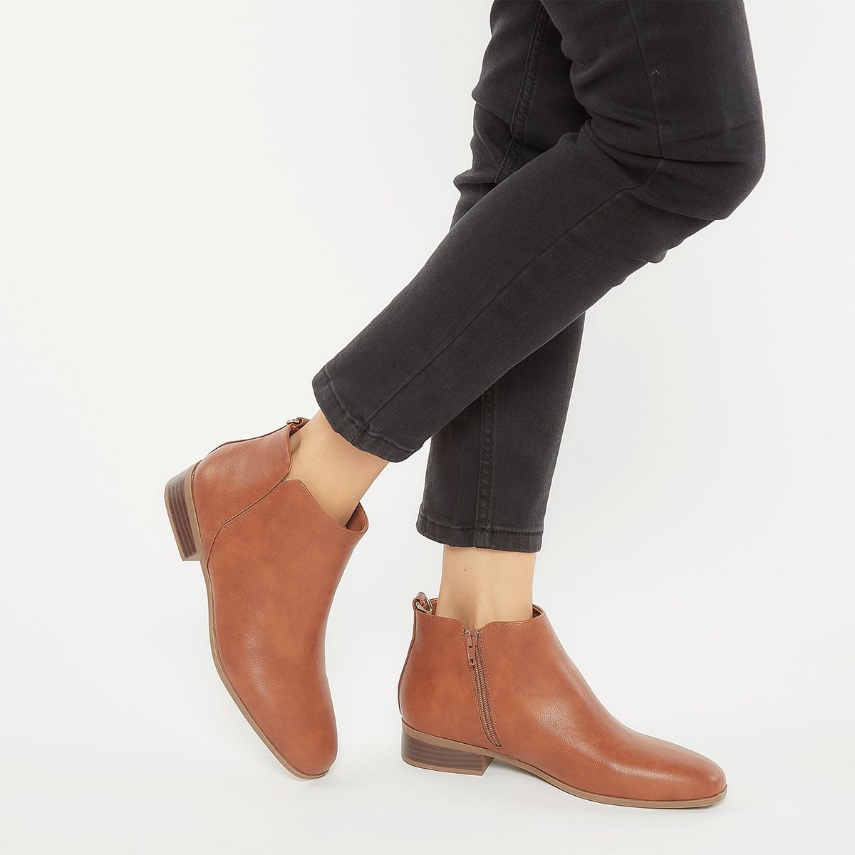 UNIVERSITY CLUB - Botines para Mujer con tacón Cuadrado Betty University Club