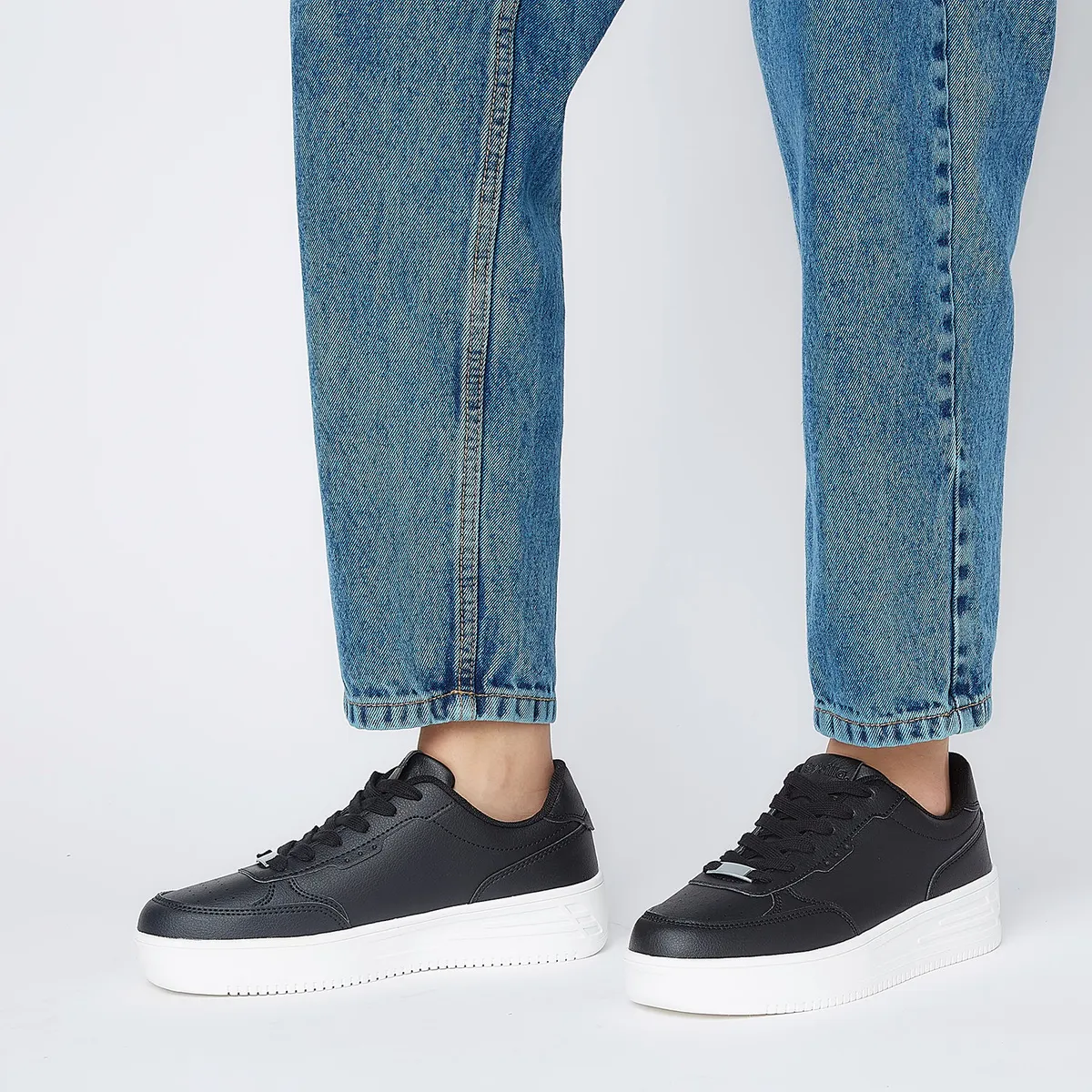 SYBILLA - Tenis Sybilla Mujer Moda Bersytan color Negro  