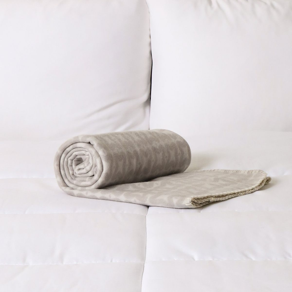 AMBIENTA - Manta Micropolar 120 cm x 150 cm