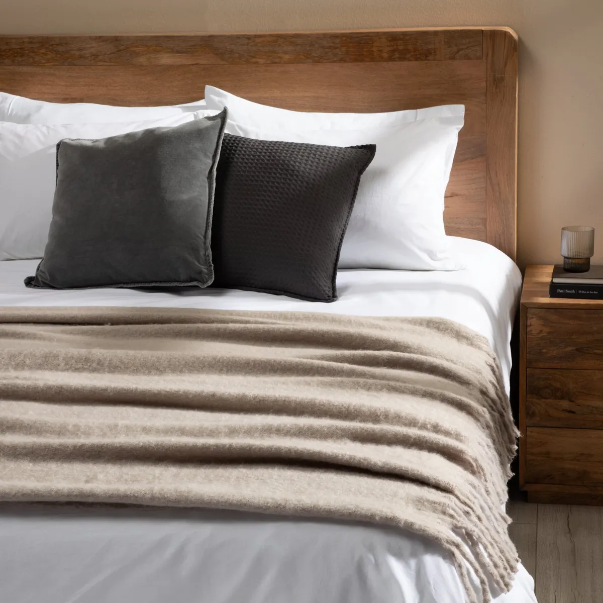 BASEMENT HOME - Manta Poliéster 130 x 150 cm