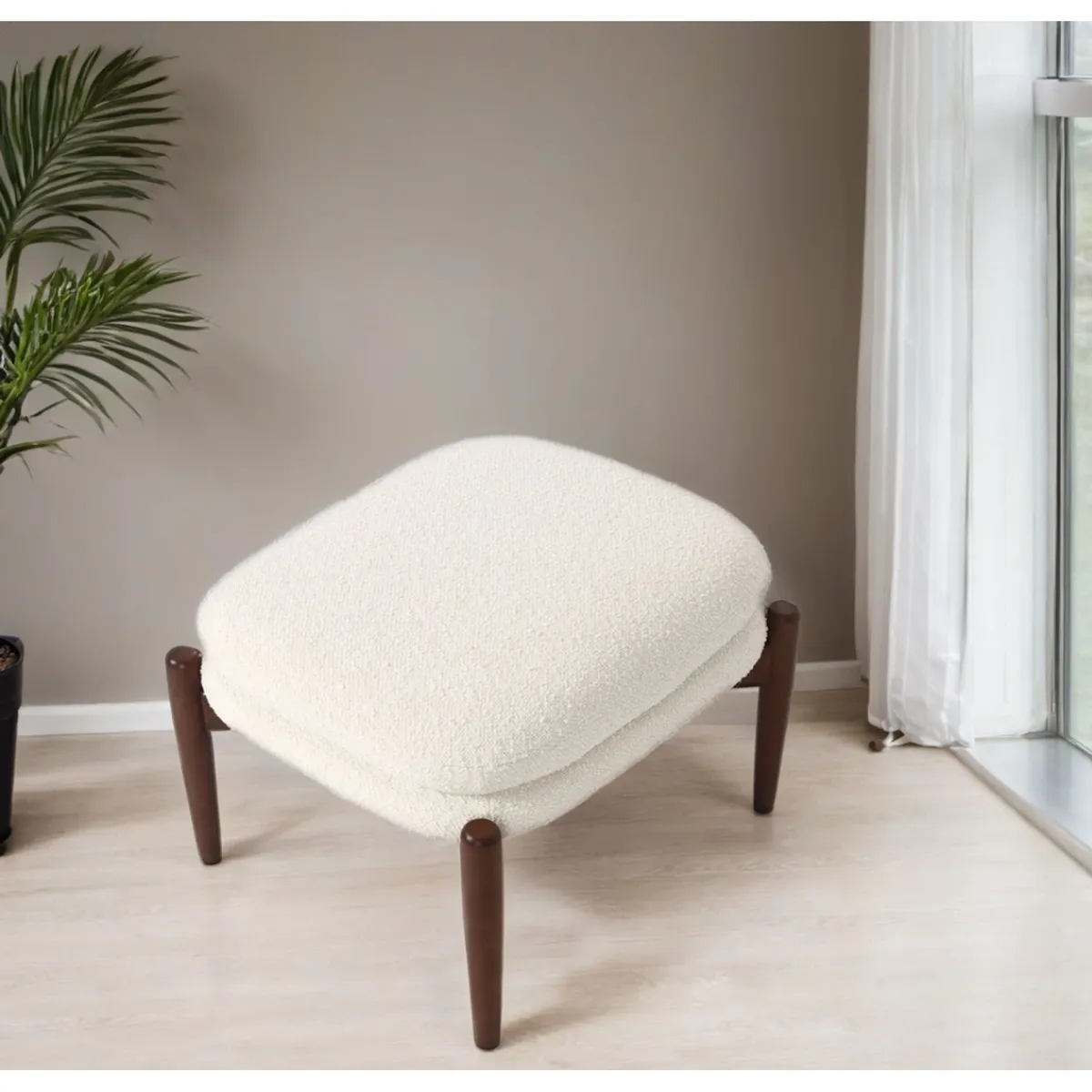 BASEMENT HOME - Sitial Puff Gaijin Basement Home 55.5x37.5x47.5 cm