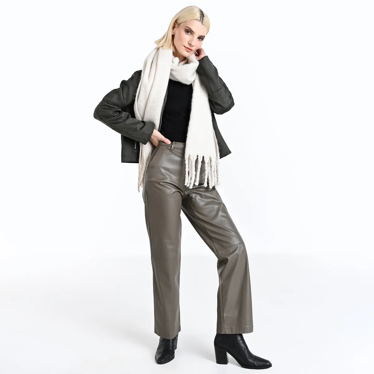 BASEMENT - Bufanda Basement para Mujer