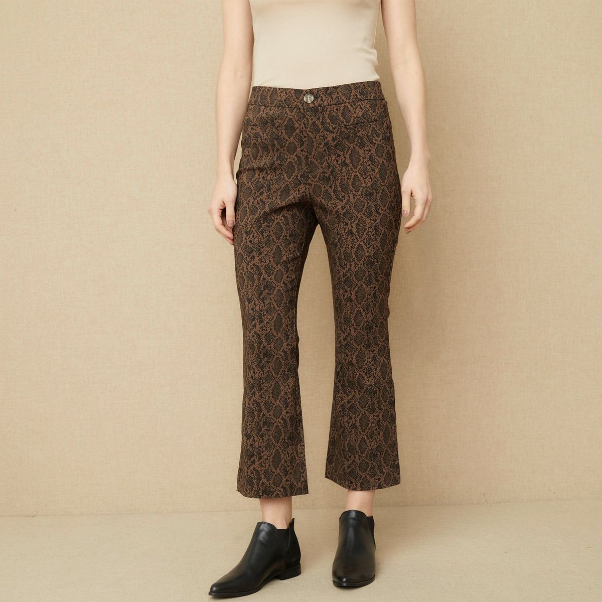 UNIVERSITY CLUB - Pantalón Flare Mujer Tiro alto con Estampado University Club