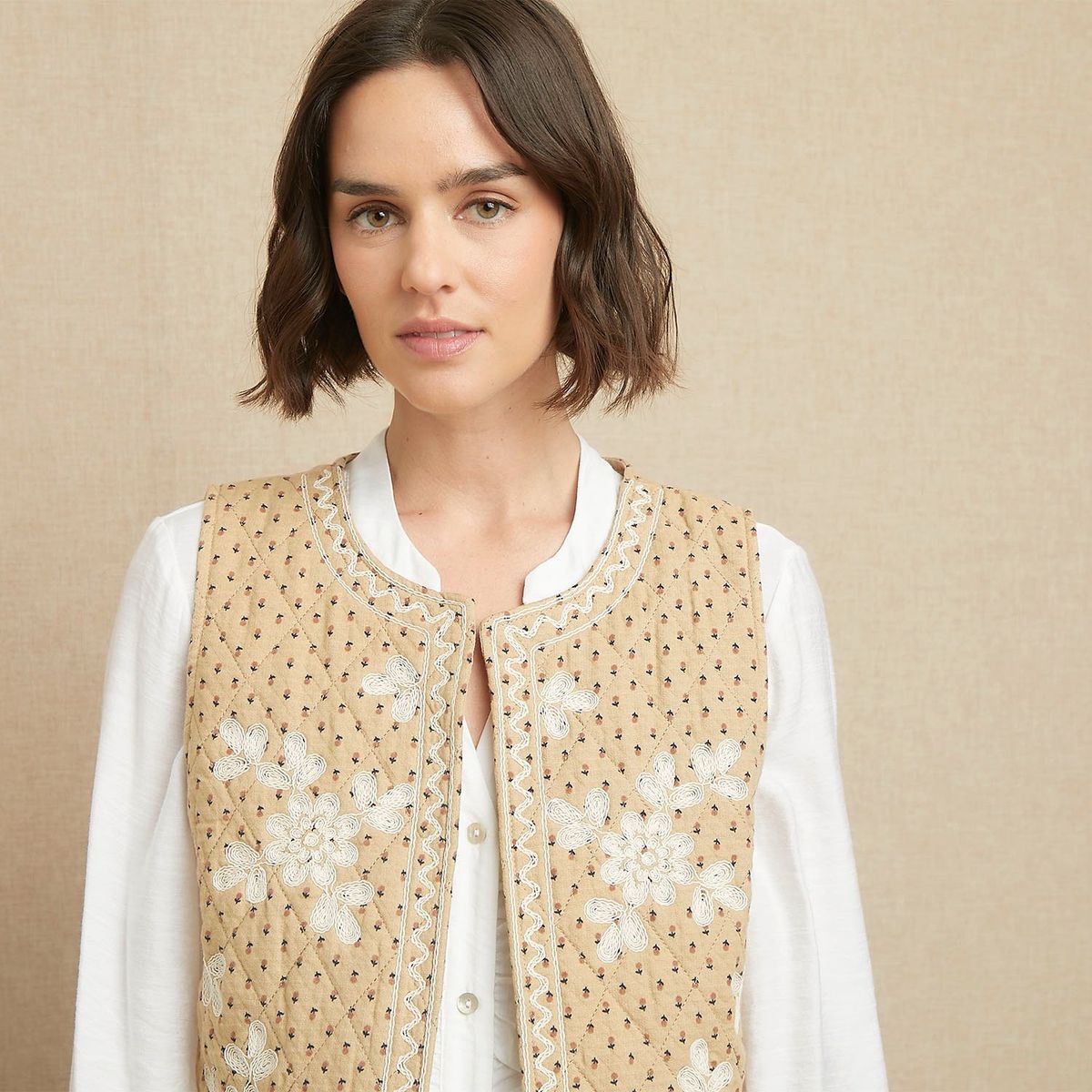 UNIVERSITY CLUB - Chaleco Mujer Con bordado de Algodón University Club