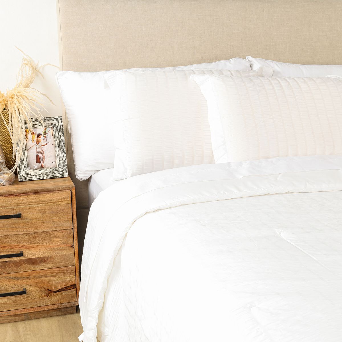 ROBERTA ALLEN - Edredón Textura Lau con relleno de Poliéster 105 GSM