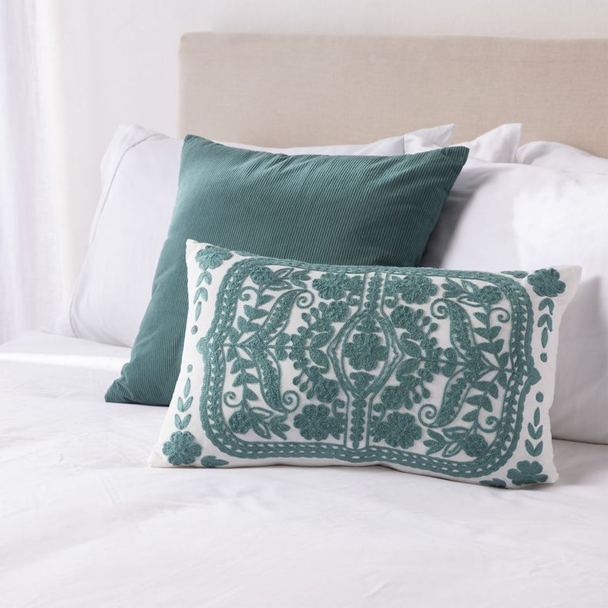 MICA - Cojín 30 x 50 cm