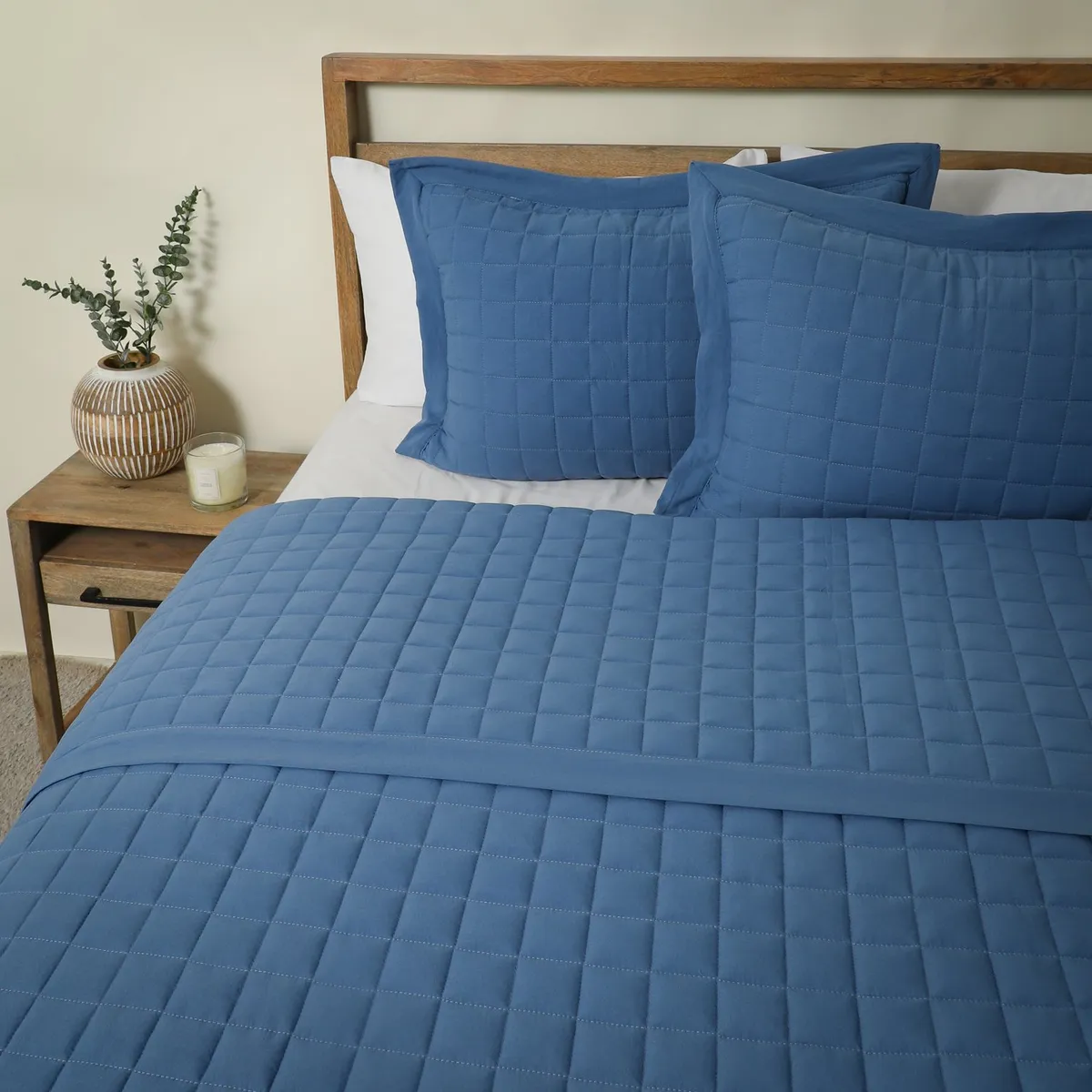 MICA - Cubrecama MICA Liso Pedro