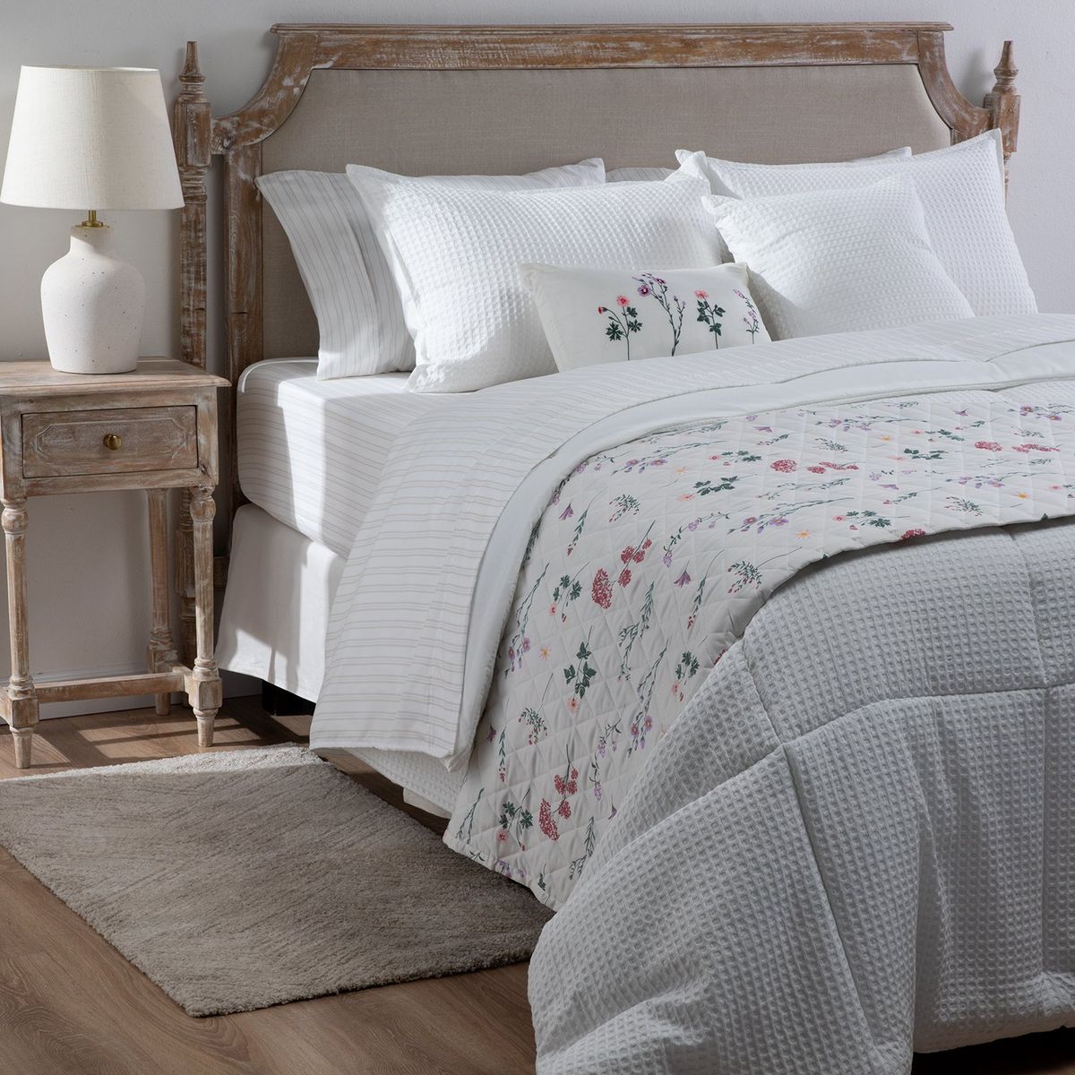 ROBERTA ALLEN - Juego de Cama Roberta Allen: incluye1 Edredón + 2 Fundas de Almohadas + 1 Cubrecama + 1 Juego de Sábanas + 2 Cojines