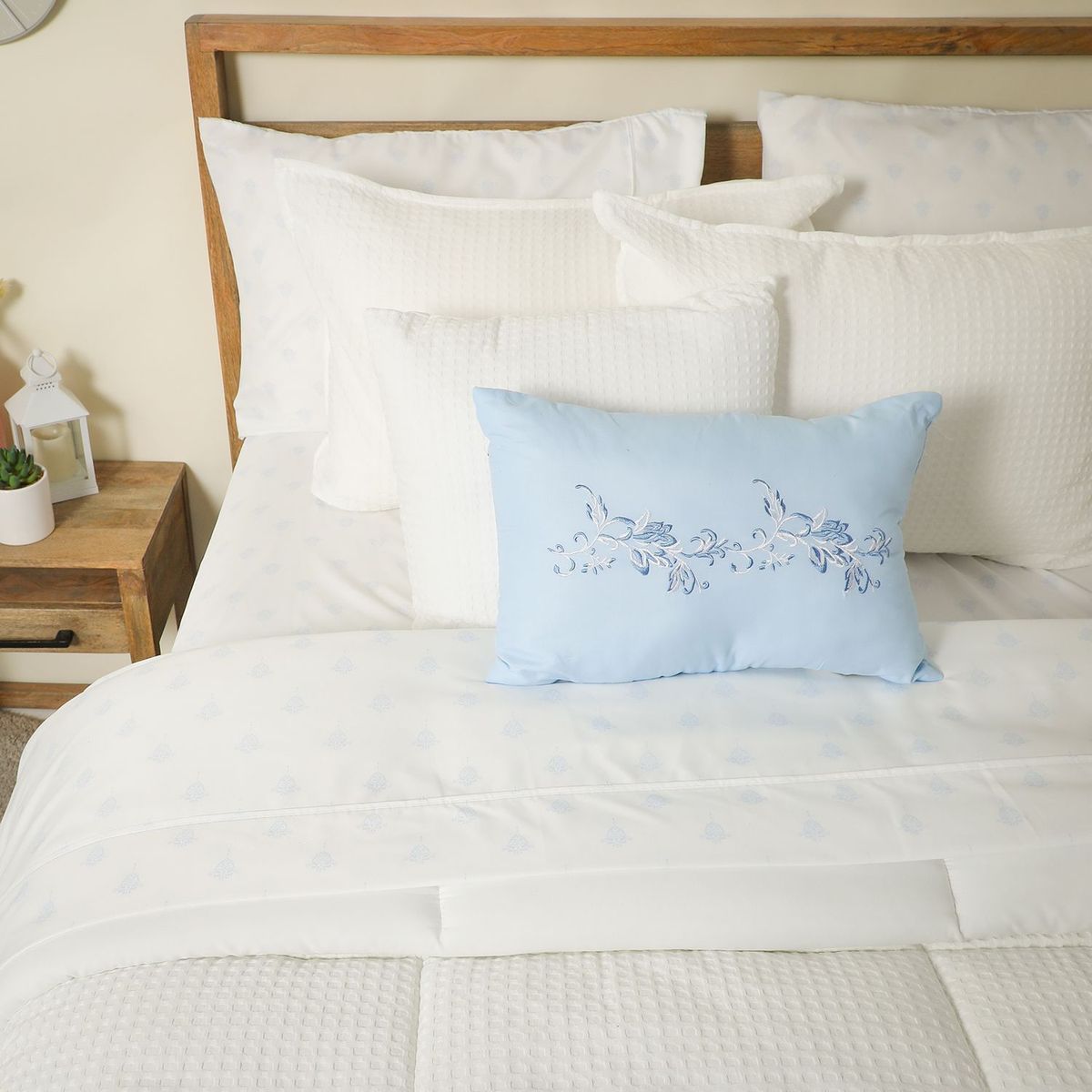 ROBERTA ALLEN - Juego de Cama Roberta Allen: incluye1 Edredón + 2 Fundas de Almohadas + 1 Cubrecama + 1 Juego de Sábanas + 2 Cojines