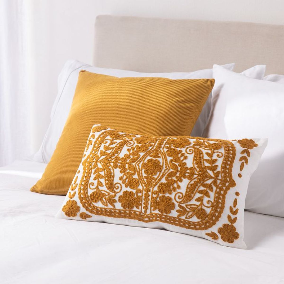 MICA - Cojín 30 x 50 cm