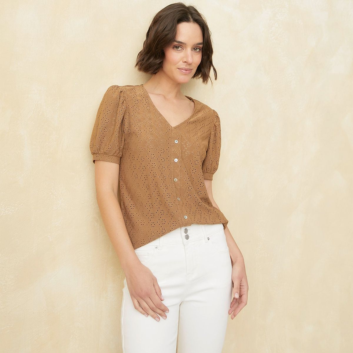 UNIVERSITY CLUB - Blusa Mujer con Bordado Manga corta globo University Club