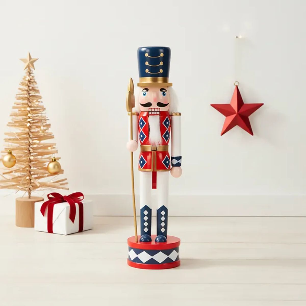 MICA - Figura Navideña: Cascanuez 38 cm