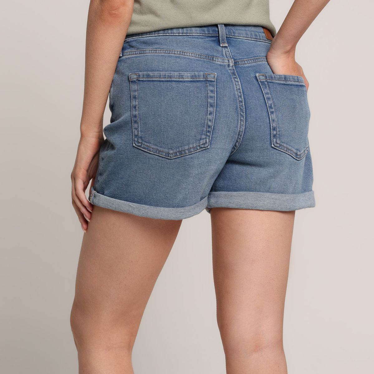 BASEMENT - Short Mujer Tiro alto Basement