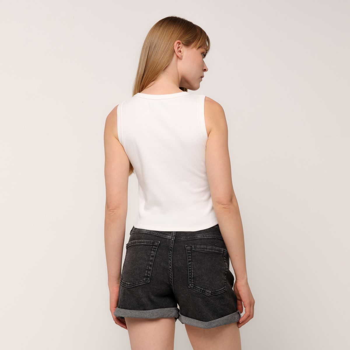 BASEMENT - Short Mujer Tiro alto Basement