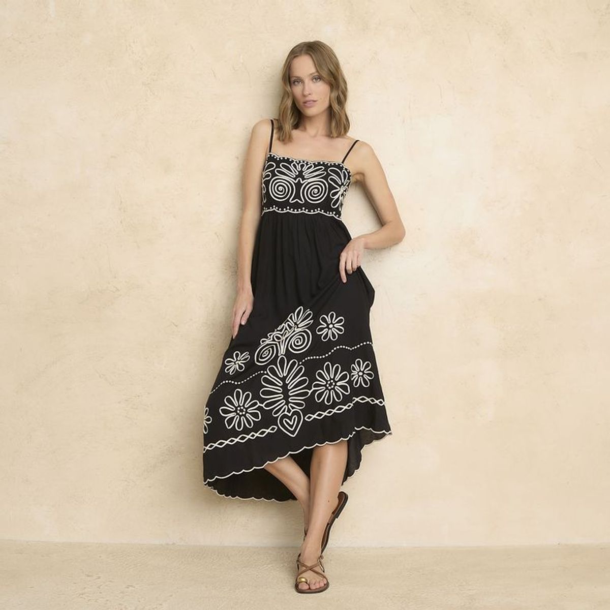 BASEMENT - Vestido Mujer Medio Bordado Basement