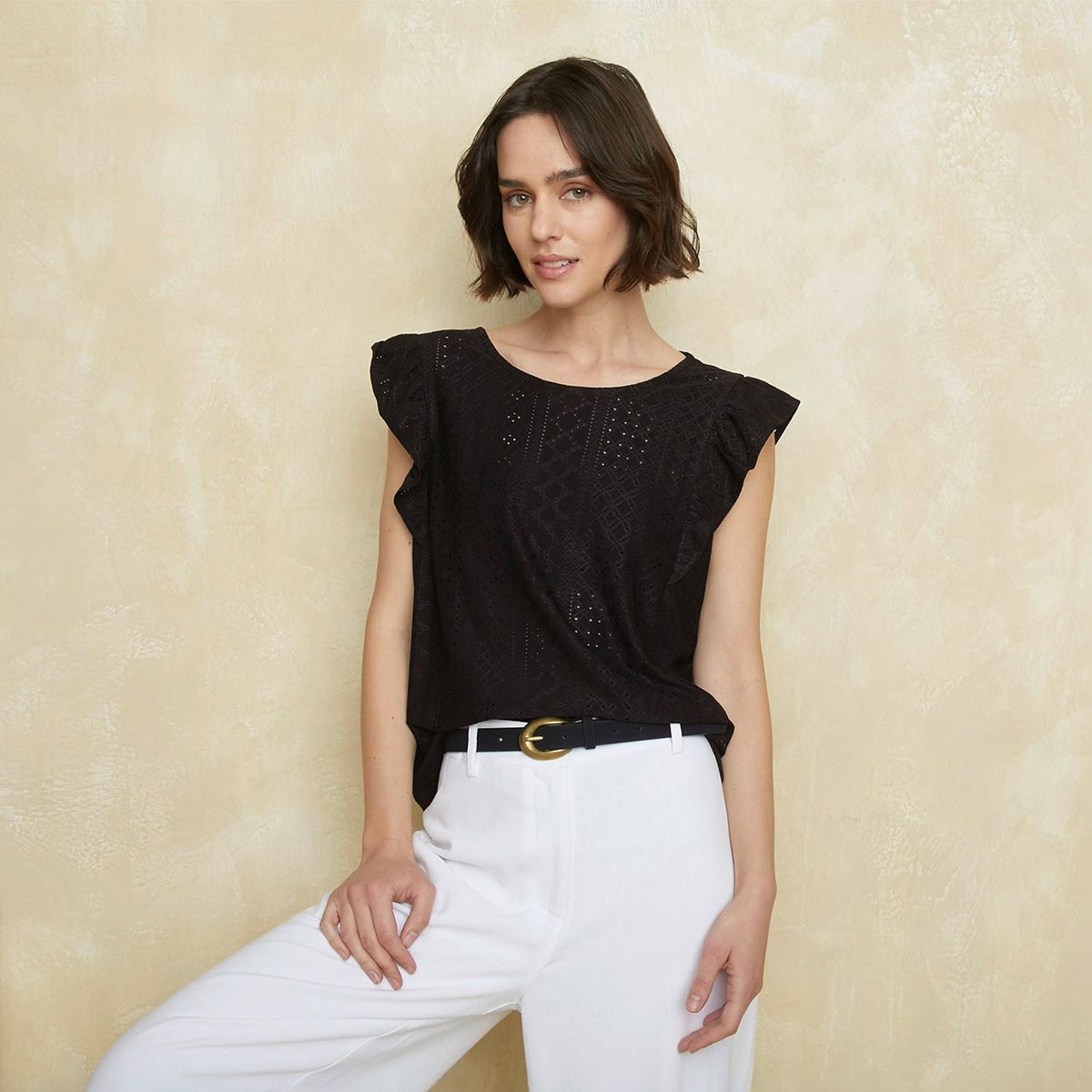 UNIVERSITY CLUB - Blusa Mujer con Ojalillo Manga corta University Club