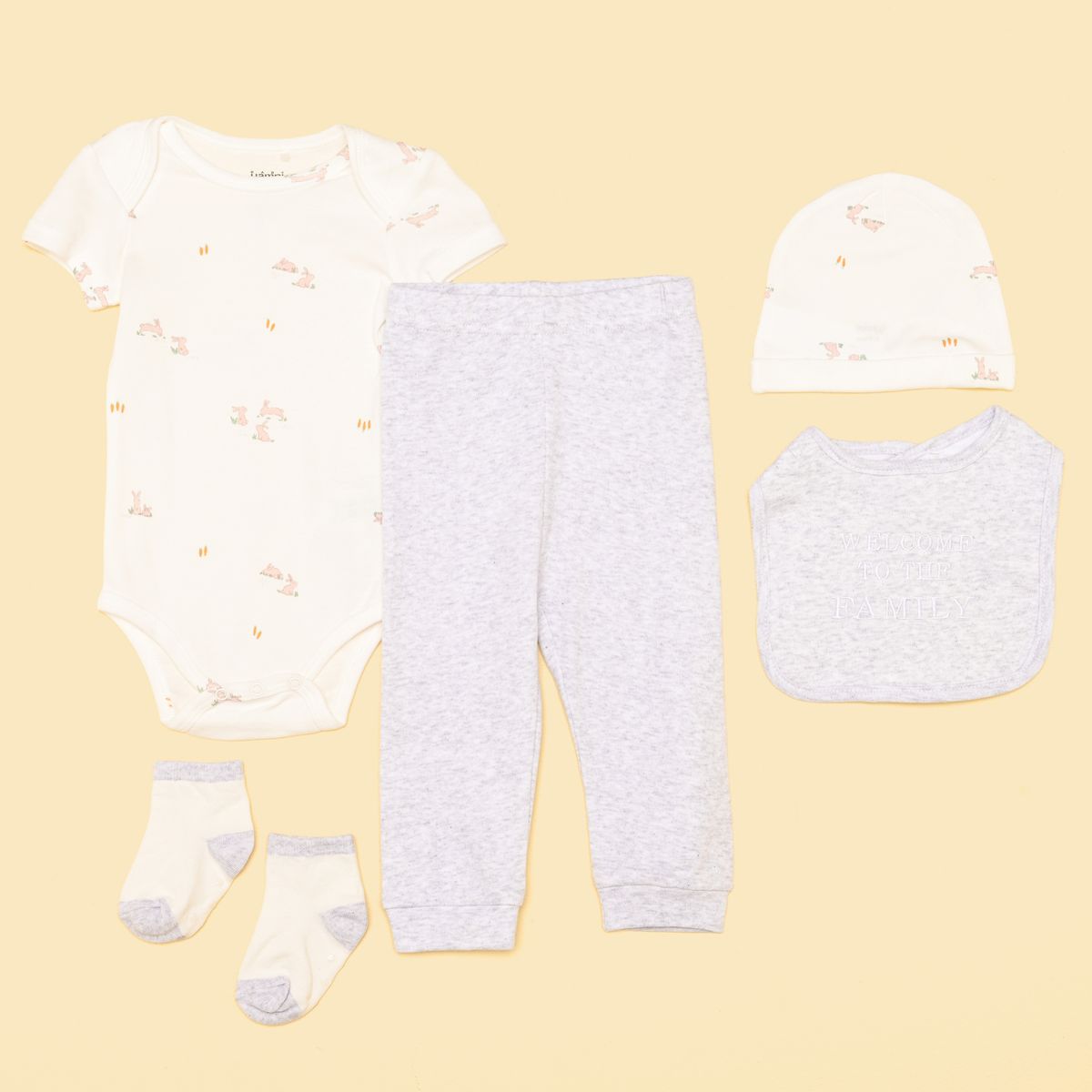 YAMP - Set Body manga corta + Gorro + Pantalón + Medias+ Babero para Bebé niña Baby shower de Algodón Yamp