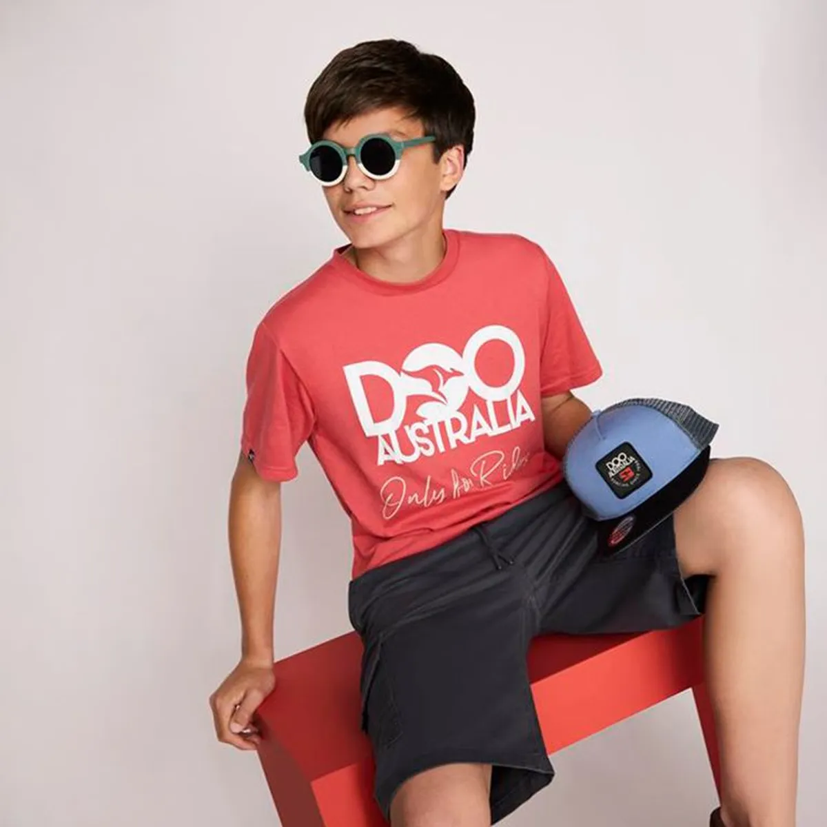 DOO AUSTRALIA - Set de regalo Camiseta + Gorra + Gafas para Niño Doo Australia