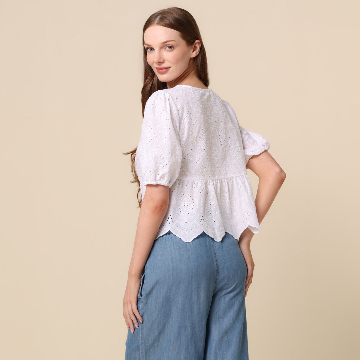 UNIVERSITY CLUB - Blusa Mujer con Ojalillo Manga corta University Club 