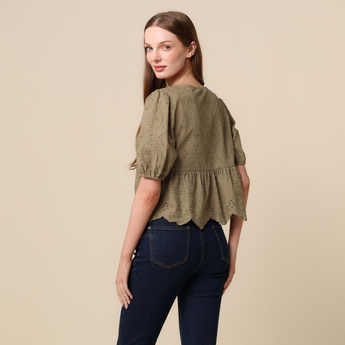 UNIVERSITY CLUB - Blusa Mujer con Ojalillo Manga corta University Club 