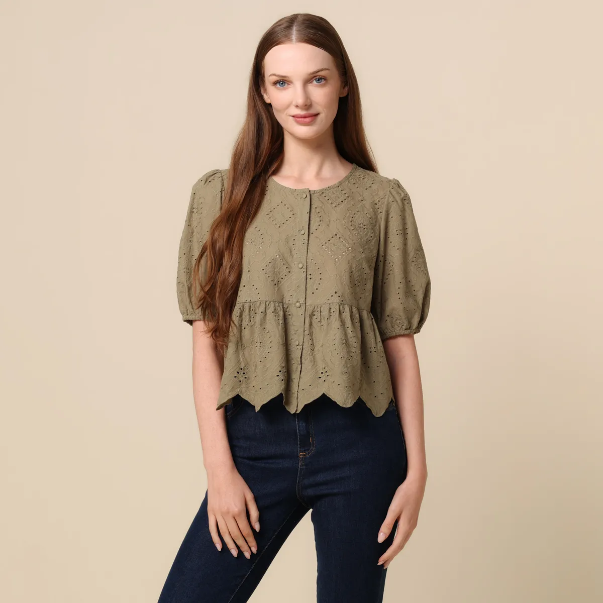 UNIVERSITY CLUB - Blusa Mujer con Ojalillo Manga corta University Club 