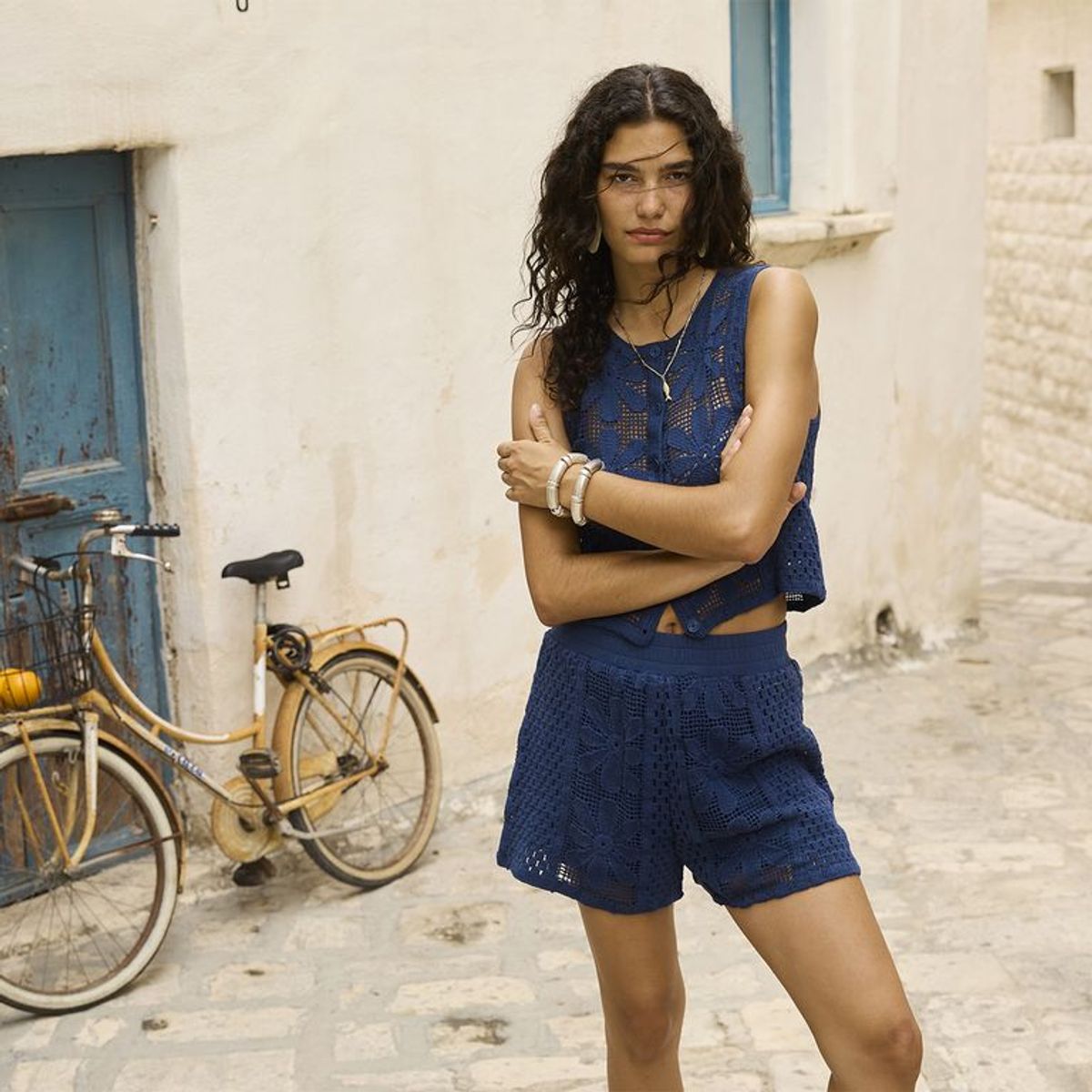 BASEMENT - Short Mujer Tiro medio Basement