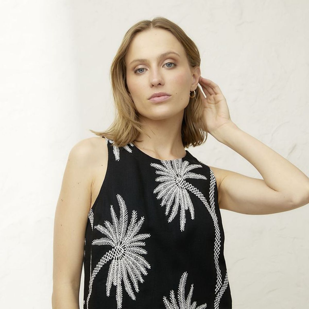 BASEMENT - Blusa Mujer con Bordado Sin mangas Basement