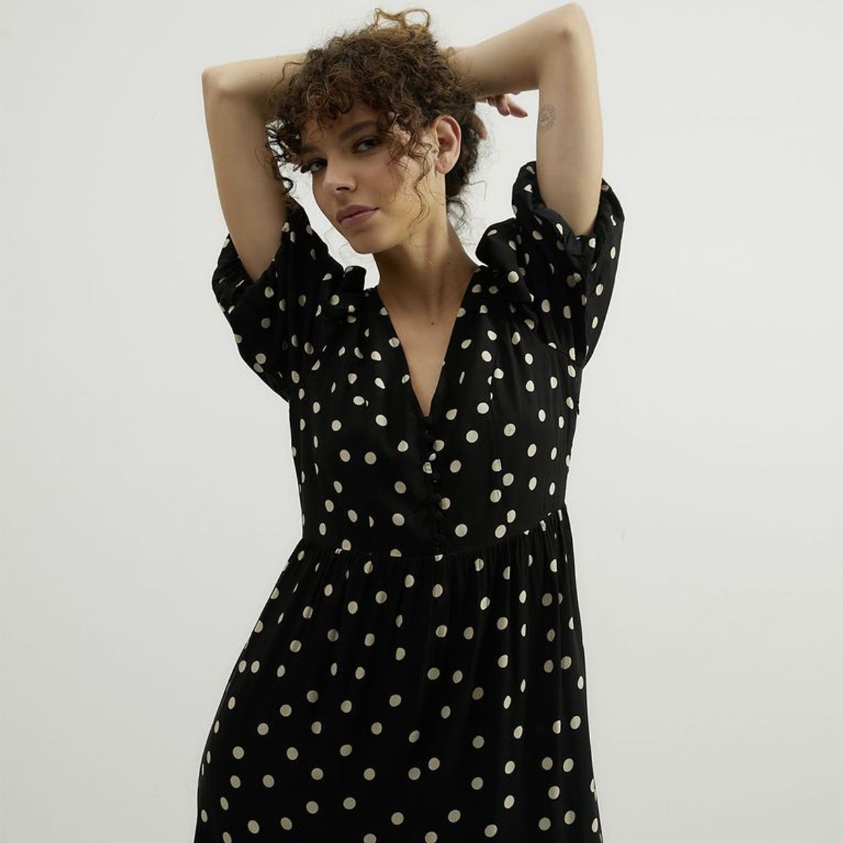 BASEMENT - Vestido Mujer Medio Casual con Estampado Basement