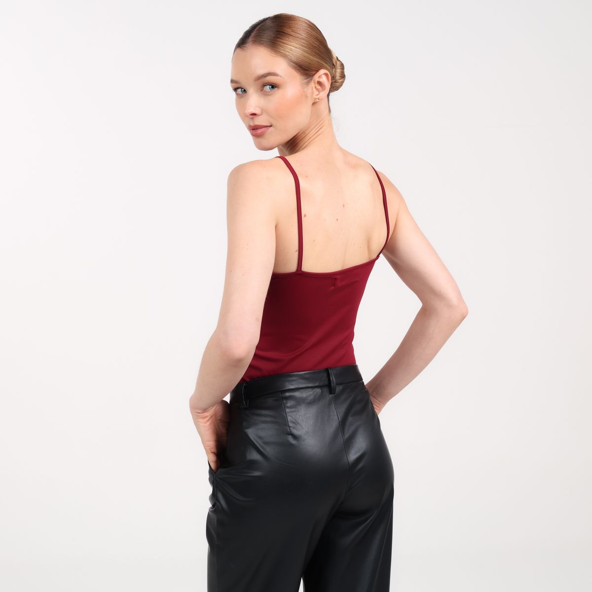 BASEMENT - Top esqueleto Mujer  Sin mangas Basement 