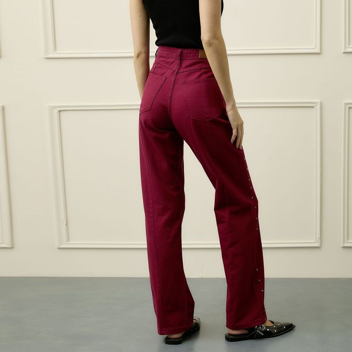 BASEMENT - Jean Recto Mujer Tiro medio con Taches Basement