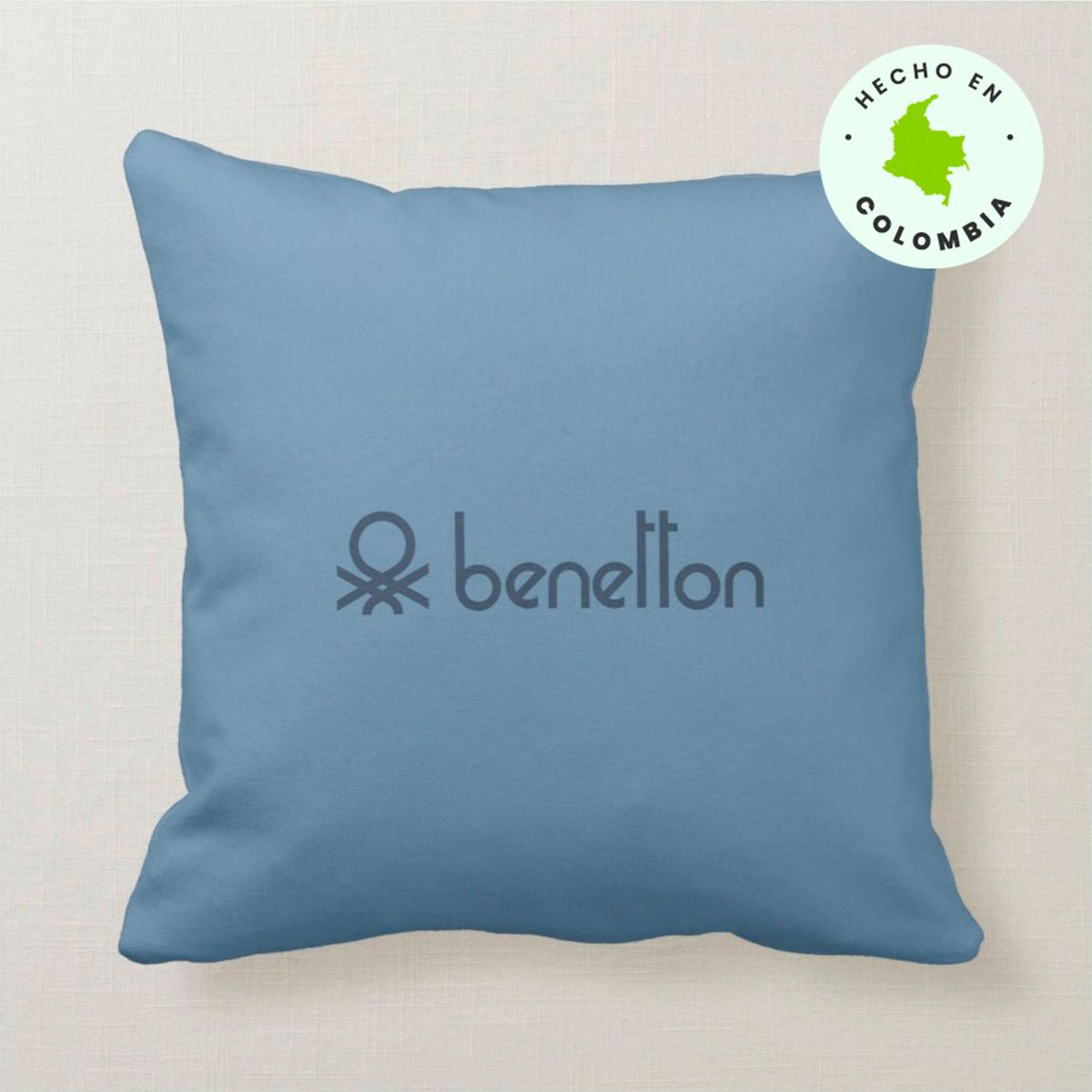 BENETTON - Cojín Liso Azul 45 x 45 cm