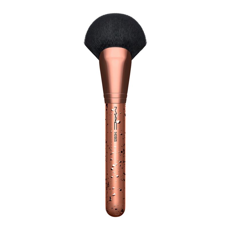 MAC COSMETICS - Brocha 143SES Medium Face Fan 