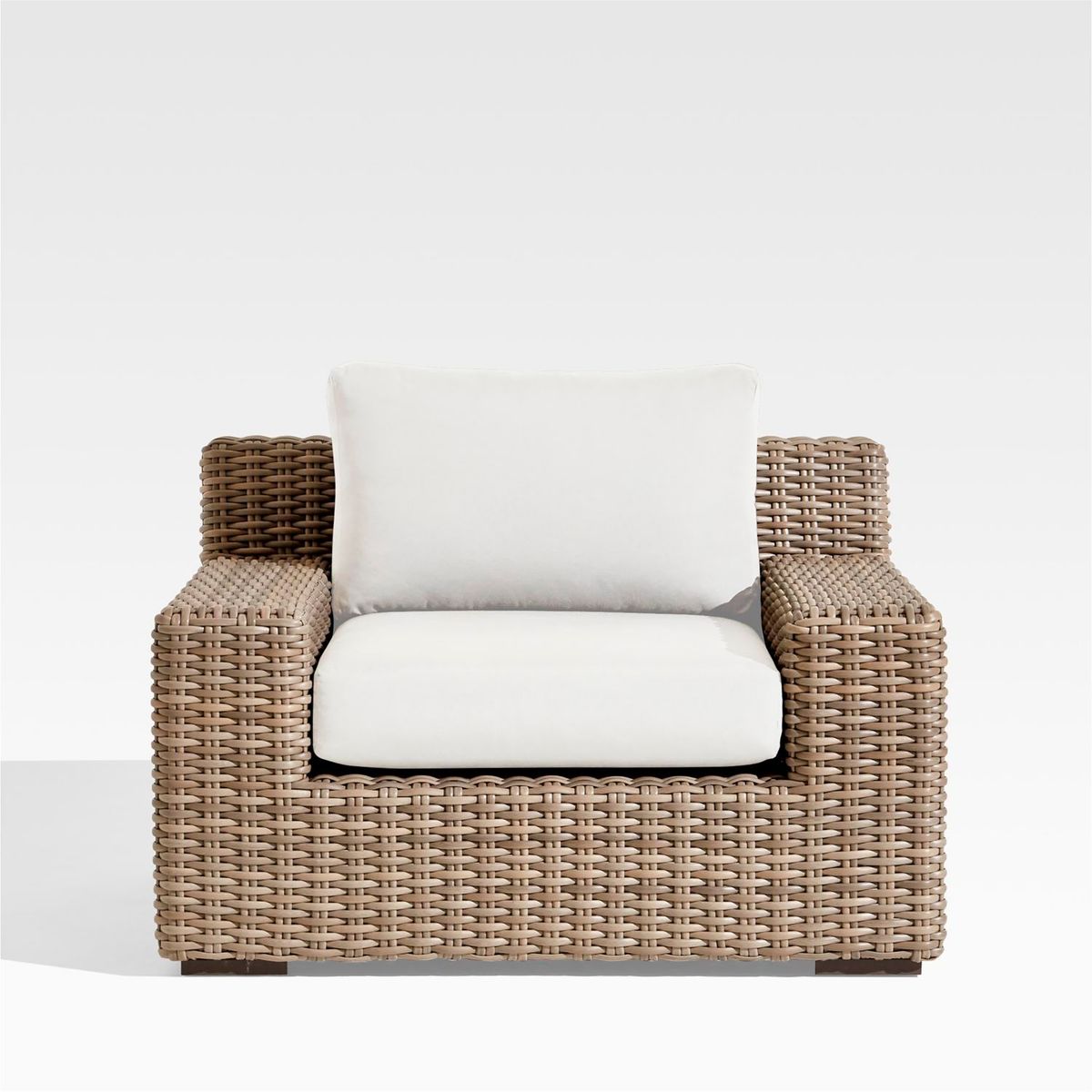 CRATE & BARREL - Sillón Abaco para Exteriores con Cojín Blanco
