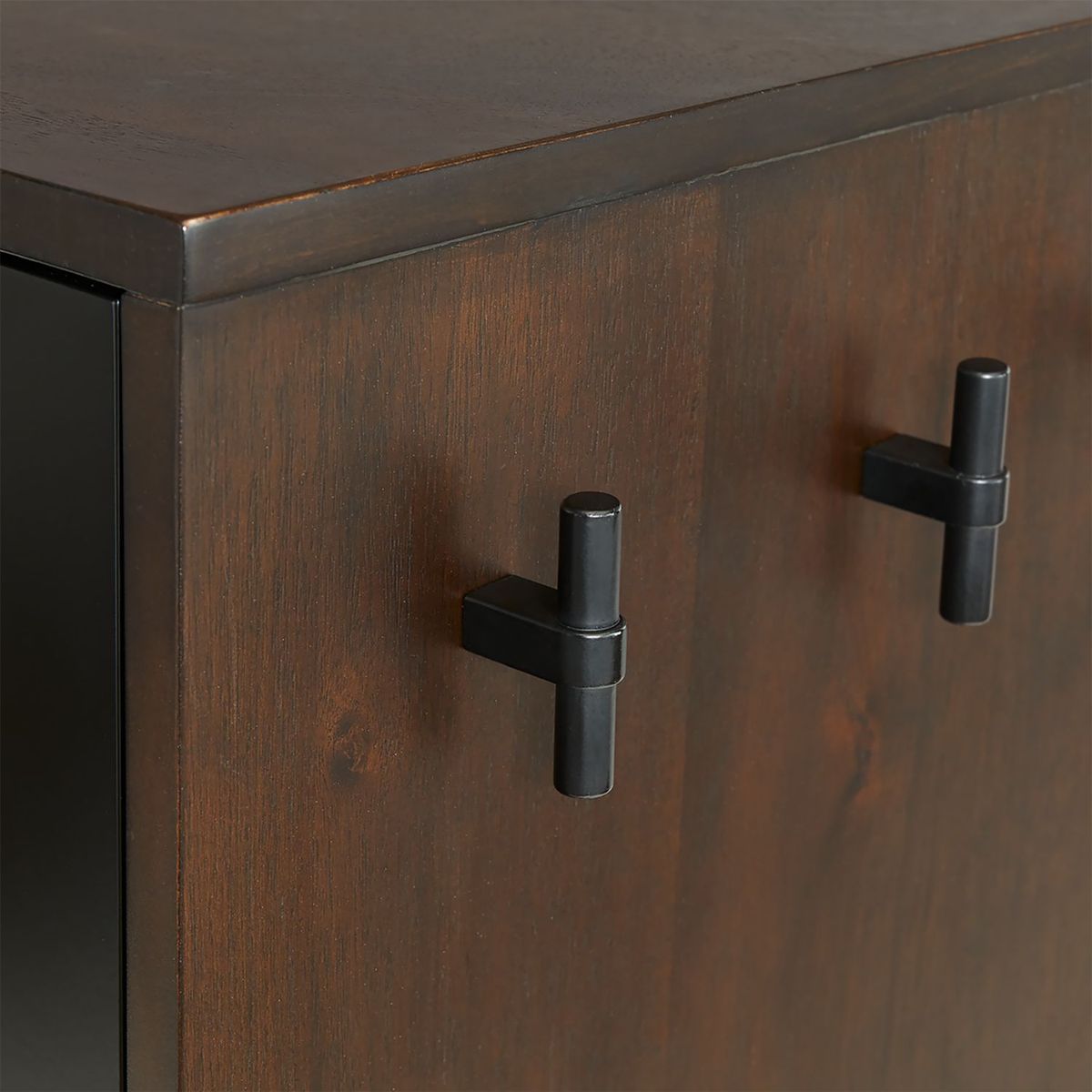 CRATE & BARREL - Gabinete Tatum Negro 140 cm en Madera