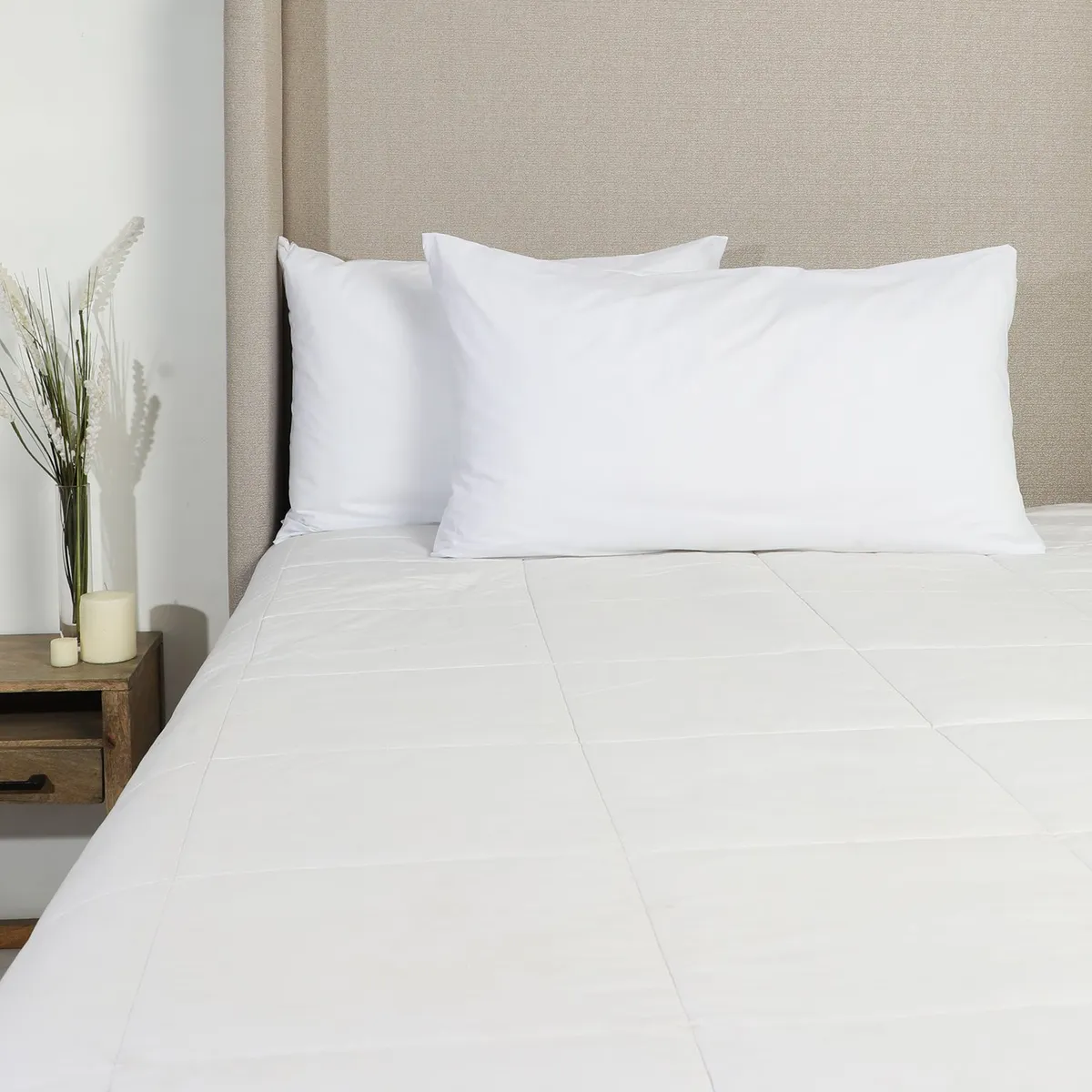 MICA - Protector de Almohada Basic Blanco.